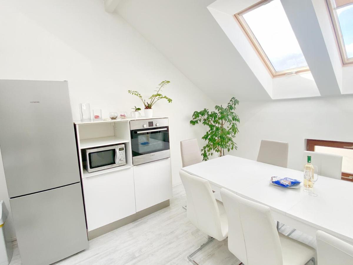 Loft With Rooftop And Free Parking In Garage Budapest Eksteriør billede